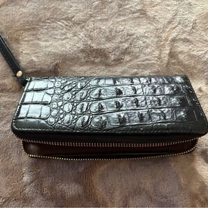 Black Wallet / Wristlet with Zip Closure